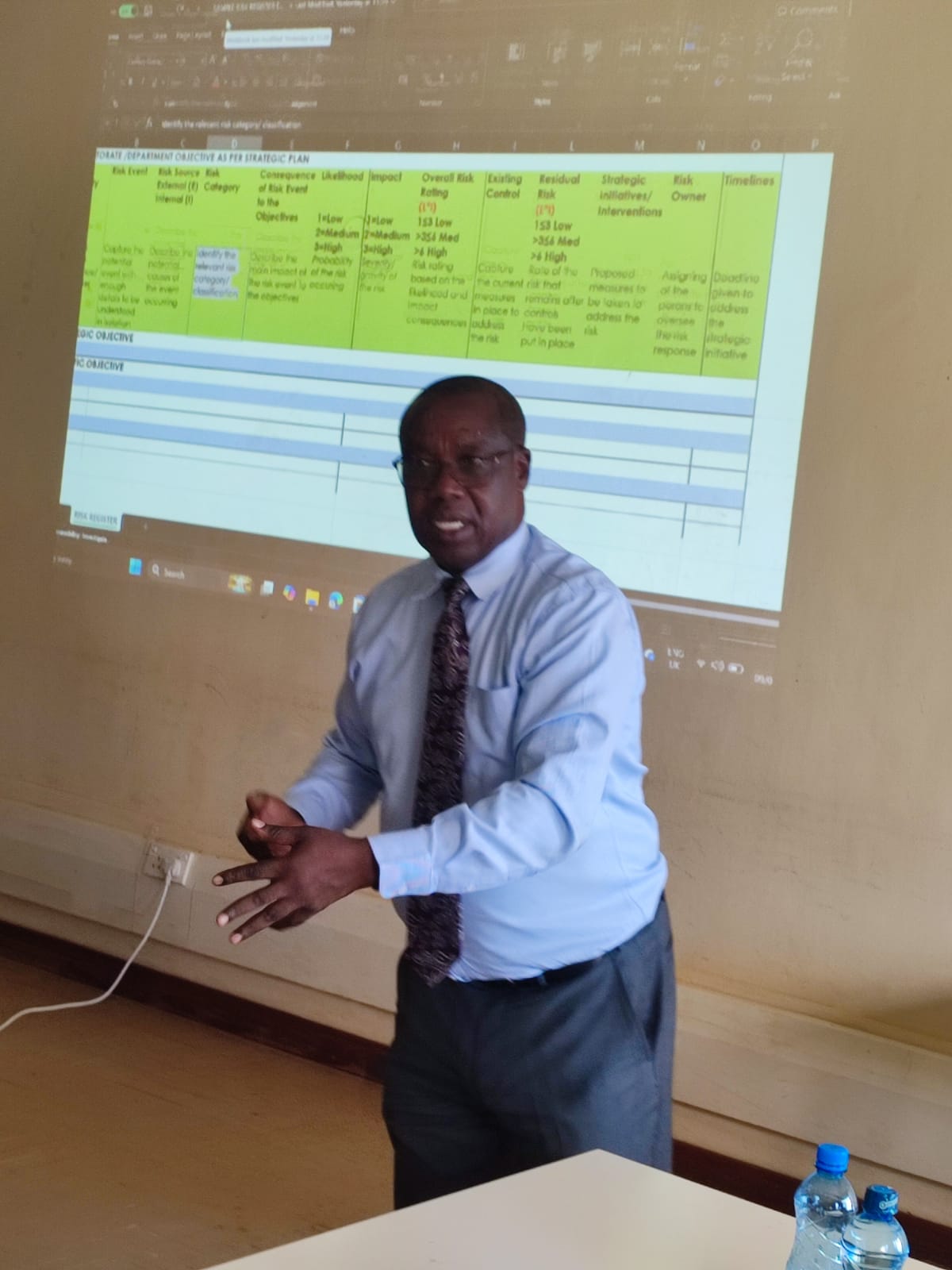 Official calls for individual and collective commitment to Government service delivery 